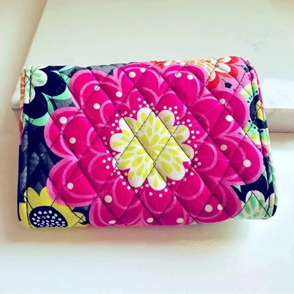 Vera Bradley Ziggy Zinnia Turn Wallet - Picture 2 of 7